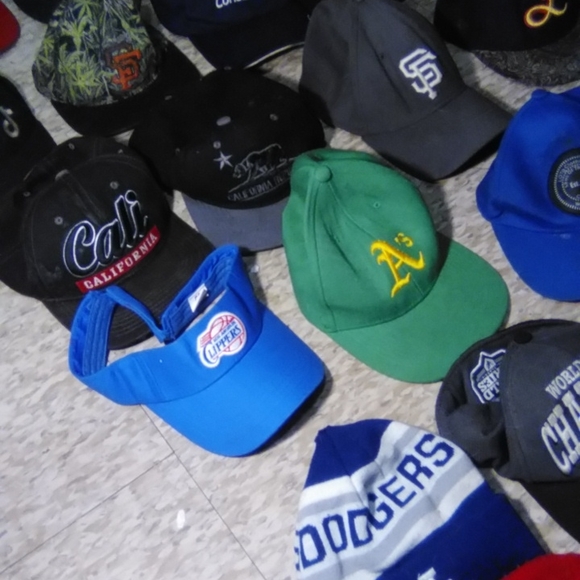 20 California hats - Picture 2 of 7
